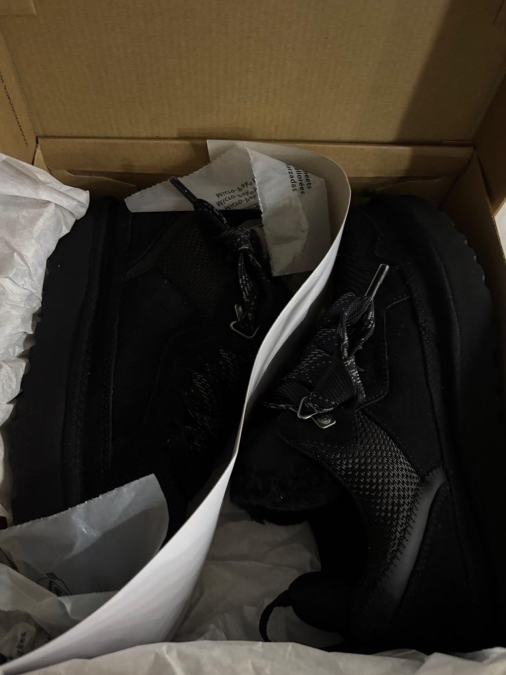 Women’s UGG Lowmel sneaker